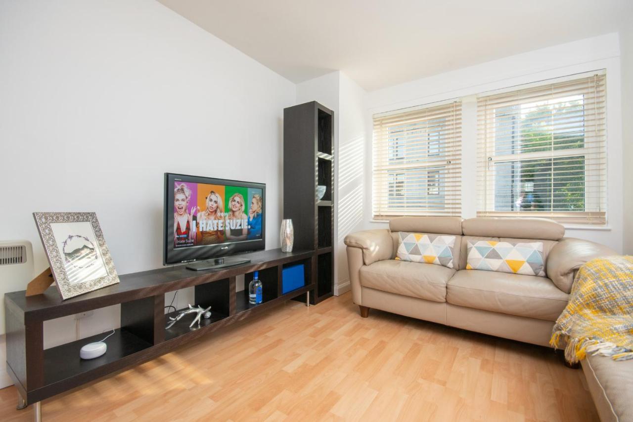 Dwellcome Home Ltd 2 Bedroom King & Double Central Apartment, Free Allocated Barrier Secured Parking Space At Rear Entrance & Fast Wifi, Ideal For Long Term Contractor, Corporate, Etc Stays, Regular Housekeeping Option - See Our Site For Assurance Aberdeen Buitenkant foto