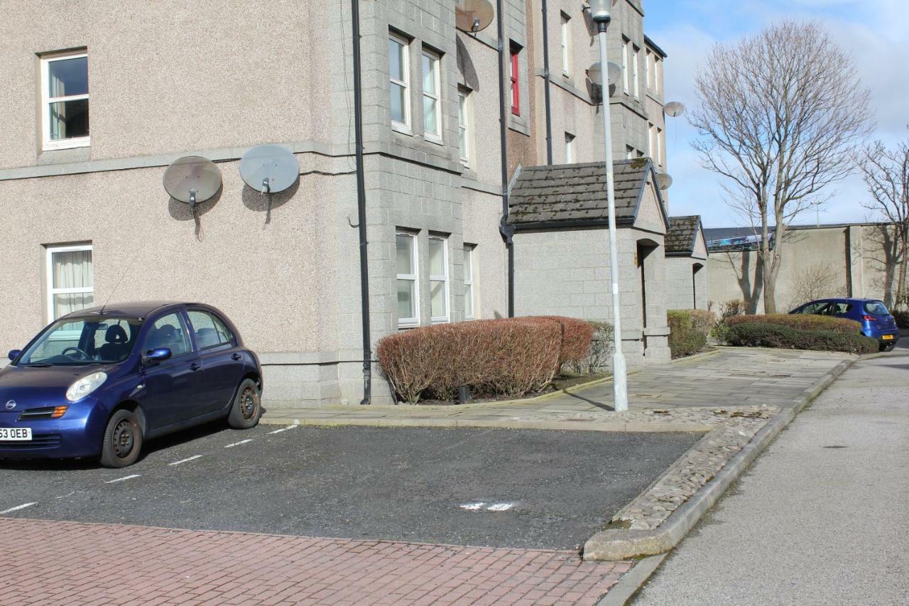 Dwellcome Home Ltd 2 Bedroom King & Double Central Apartment, Free Allocated Barrier Secured Parking Space At Rear Entrance & Fast Wifi, Ideal For Long Term Contractor, Corporate, Etc Stays, Regular Housekeeping Option - See Our Site For Assurance Aberdeen Buitenkant foto